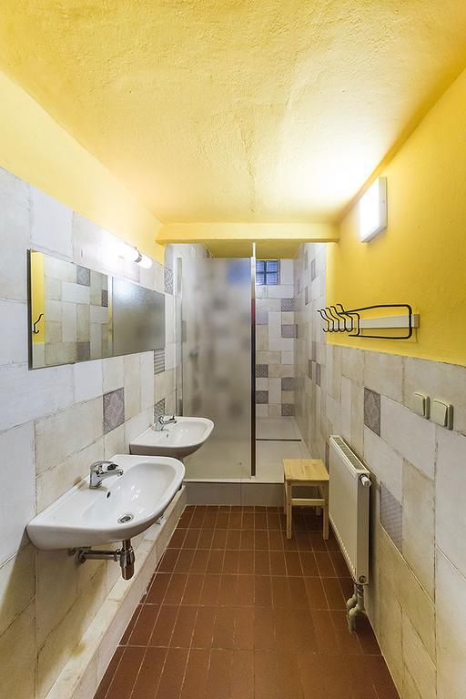 Travel Hostel Cesky Krumlov Exterior photo