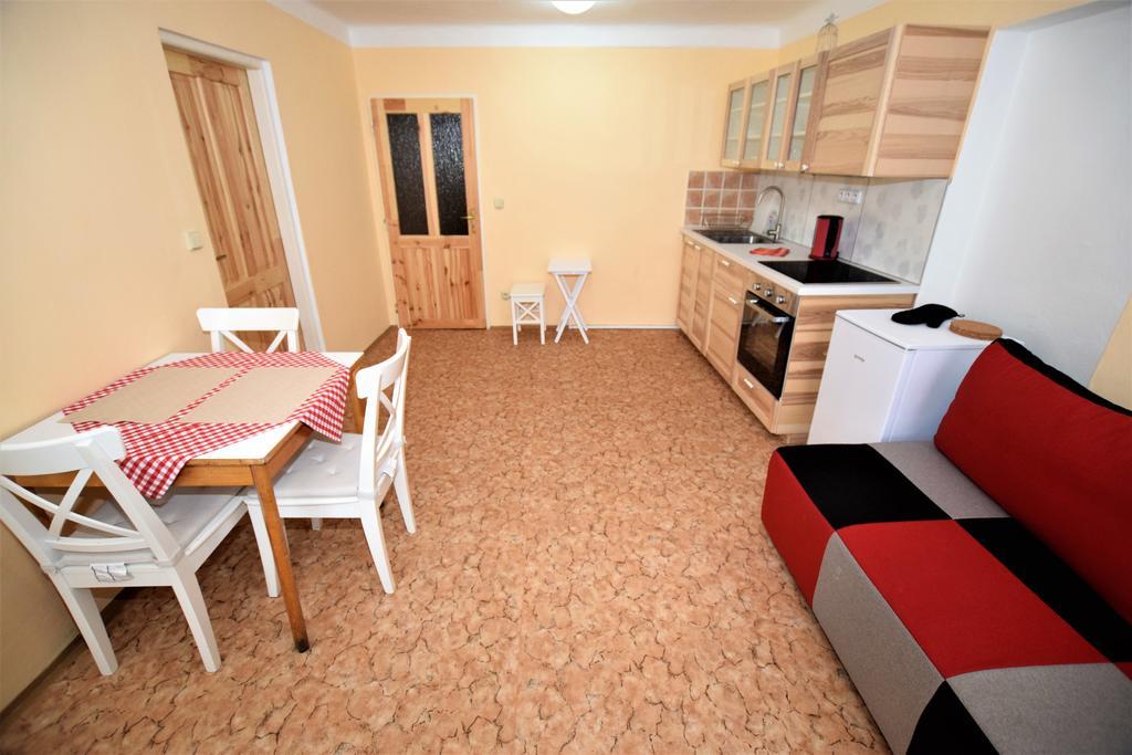 Travel Hostel Cesky Krumlov Exterior photo
